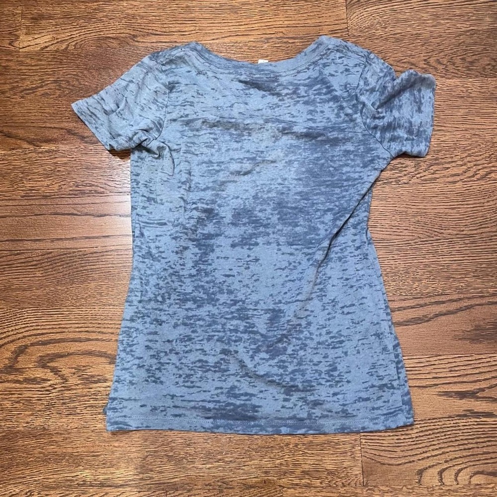 ⭐y2k gray v neck beachy palm tree graphic top small - Picture 7 of 7